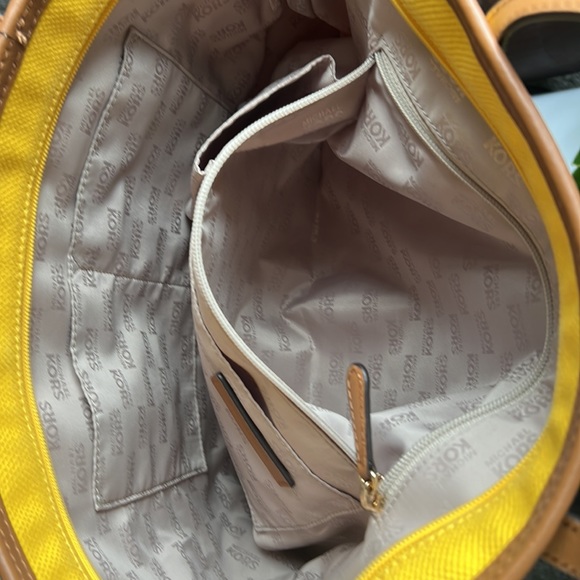 NWOT  Michael Kors Kempton  Large Tote Handbag Sunflower color canvas + leather - Picture 8 of 13